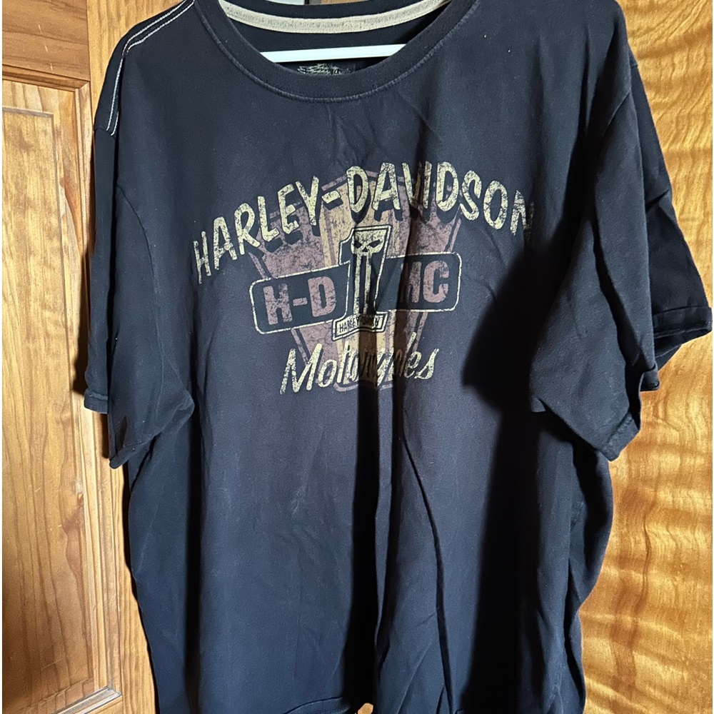 Men’s Chicago Cubs shirt